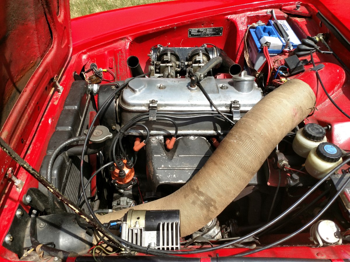 Motorraum vo li.jpg